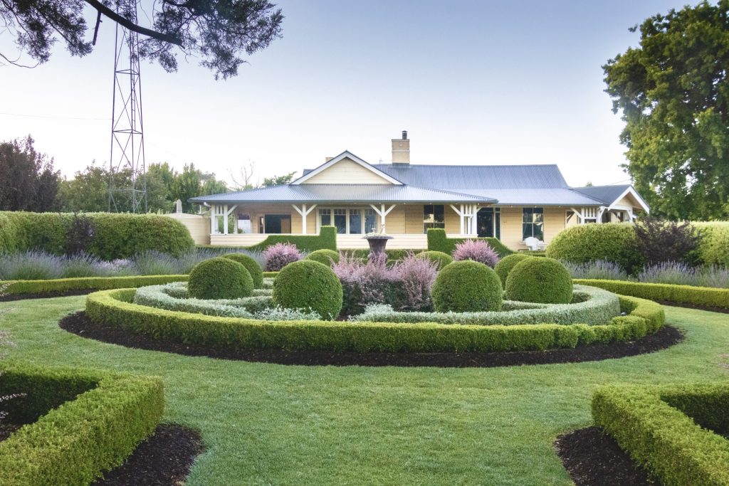 The-Bungalow-Ivy-Leaf-Chapel-IMAGE